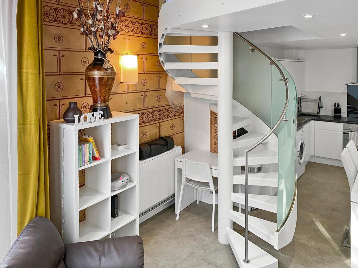 Rare 1-Bed Church Converted Apartment In Лондон Экстерьер фото